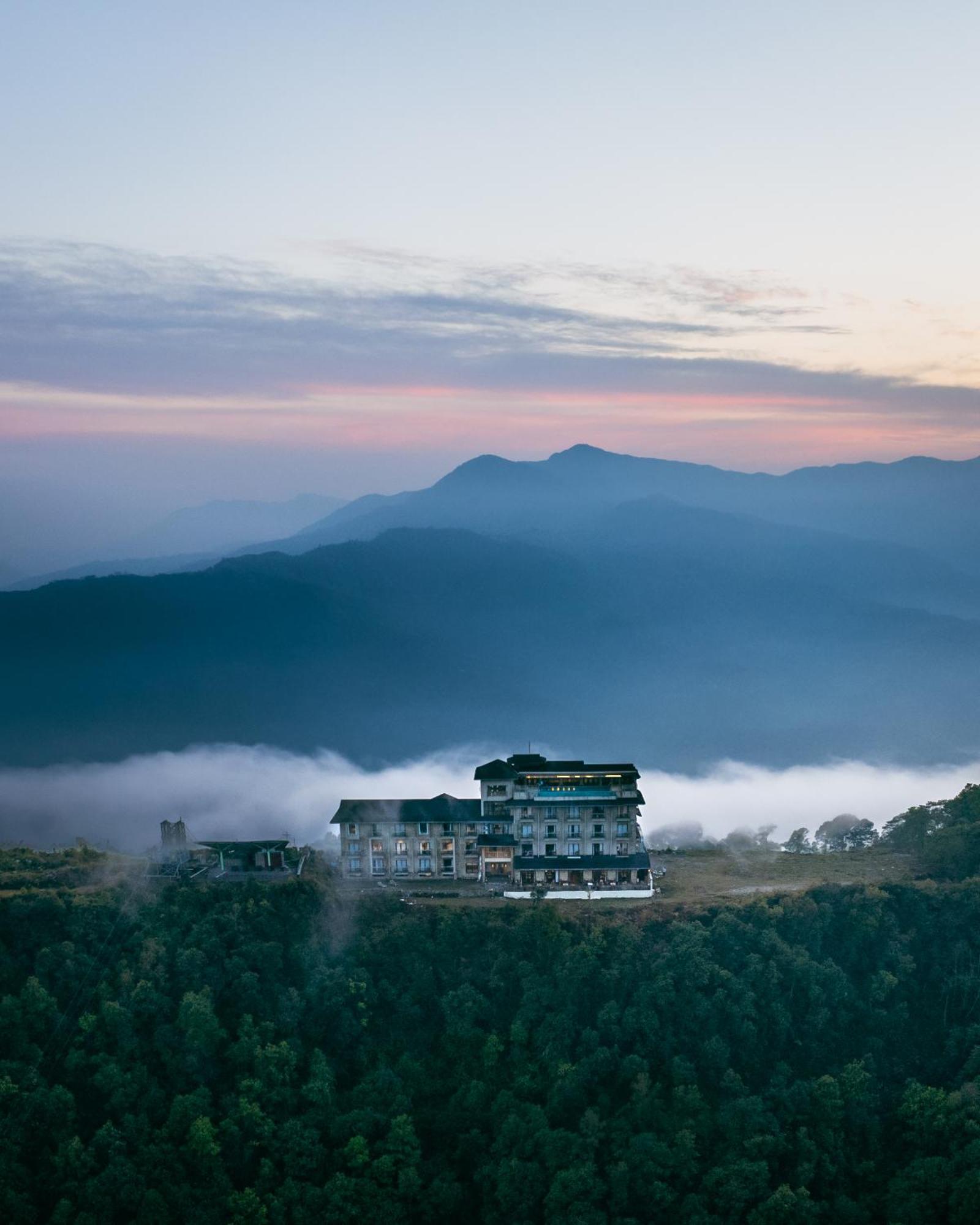 Sarangkot Mountain Lodge Pokhara Eksteriør bilde